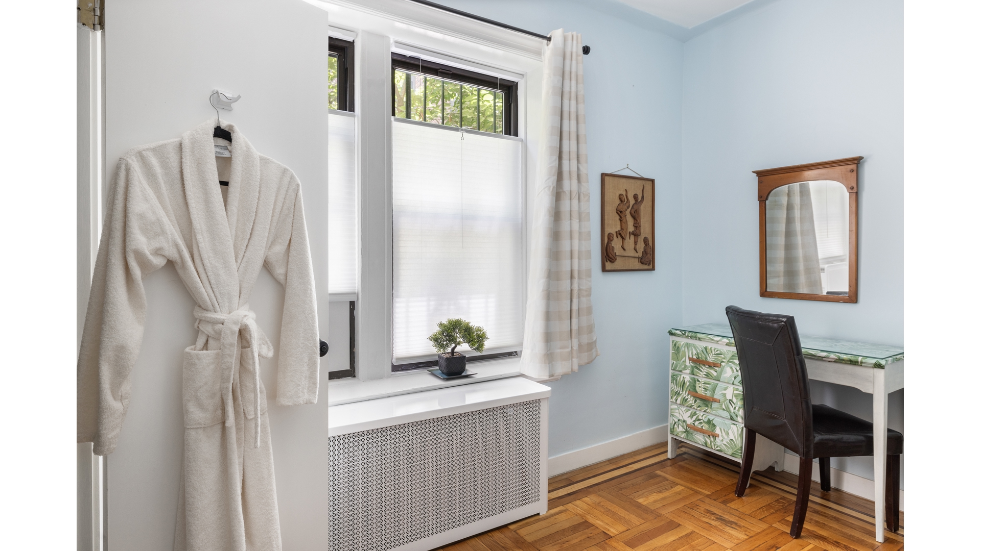 #19 photo, 42-20 Kissena Boulevard, Flushing , NY 11355