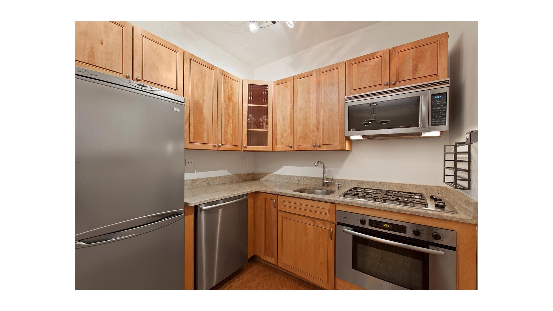 #4 photo, 16 W 16TH Street, Flatiron , NY 10011