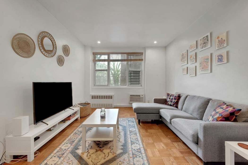 #1 photo, 2390 Palisade Avenue, Spuyten Duyvil , NY 10463