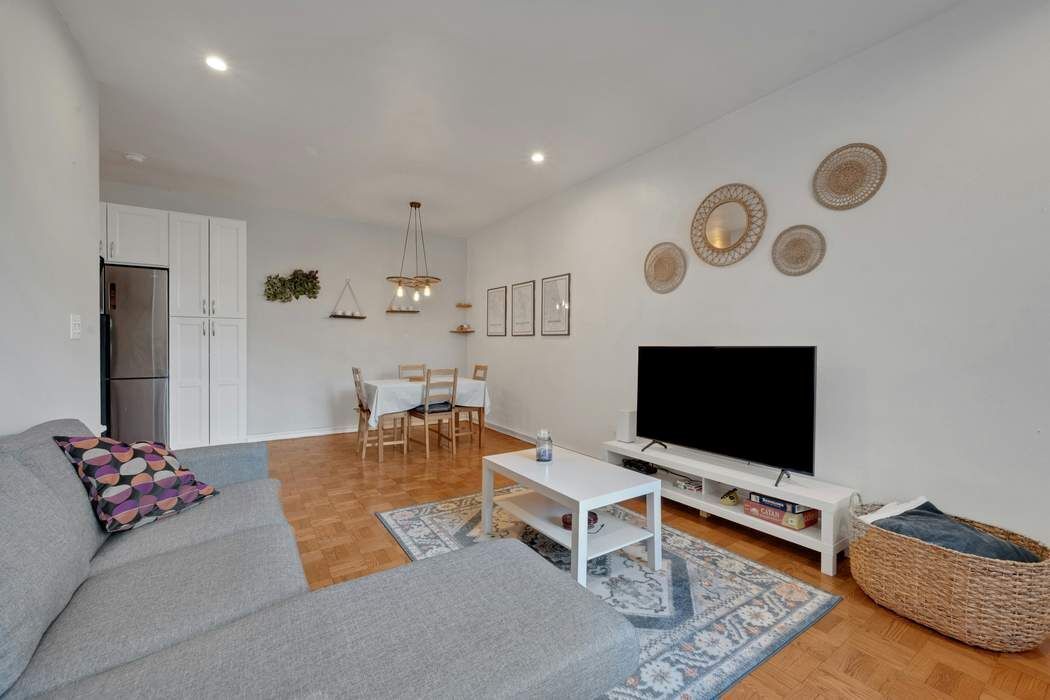 #4 photo, 2390 Palisade Avenue, Spuyten Duyvil , NY 10463