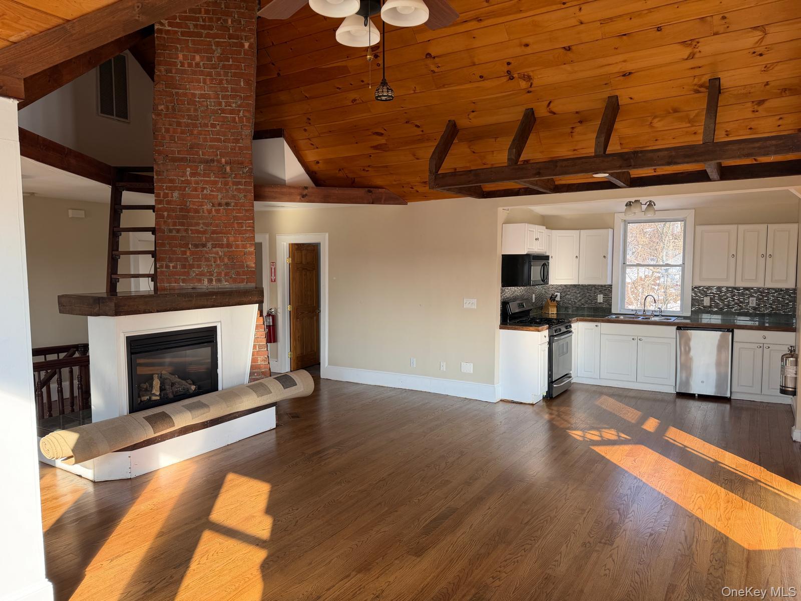 #5 photo, 54 N Broadway, Tarrytown , NY 10591