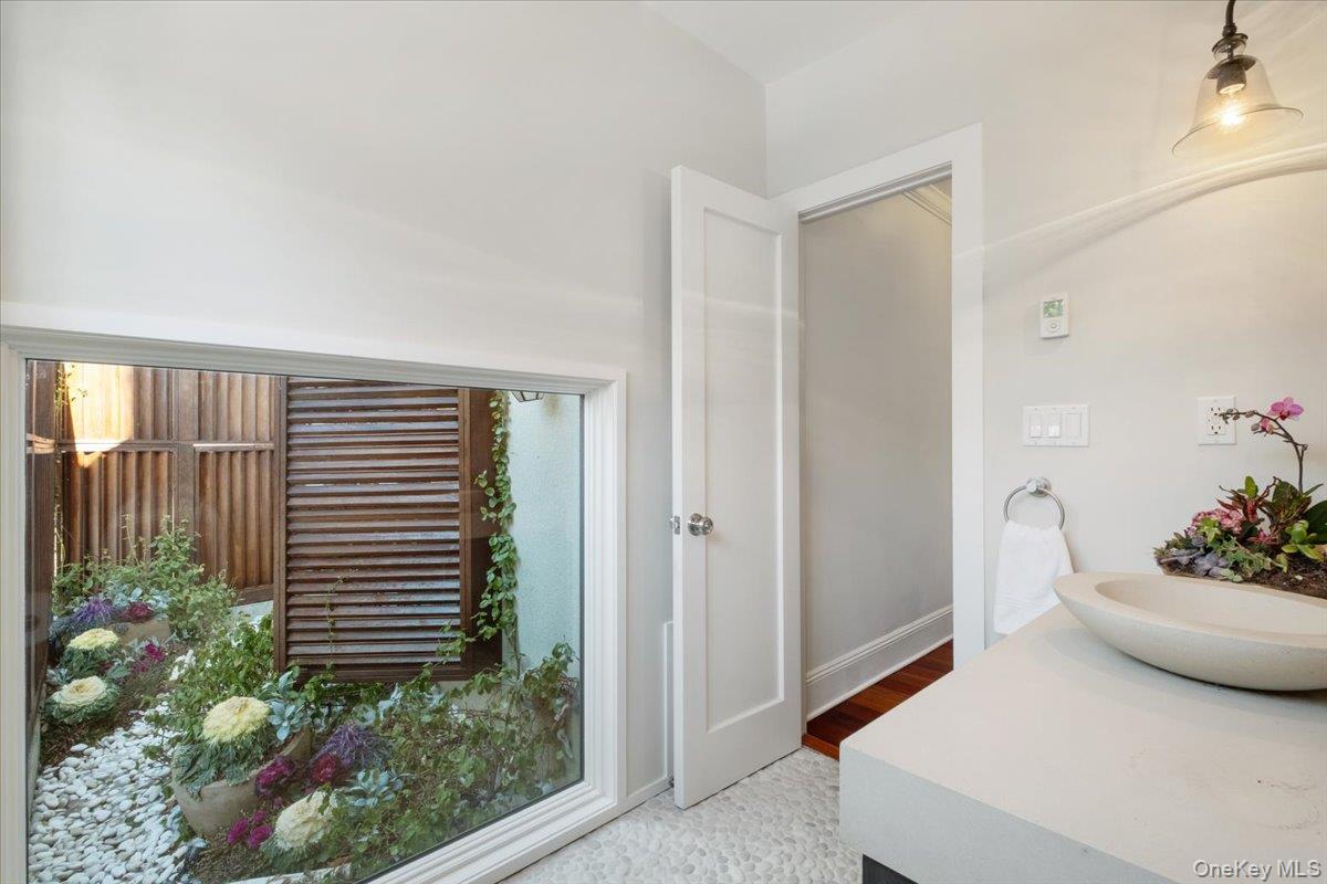 #19 photo, 27 Huntington Avenue, Scarsdale , NY 10583