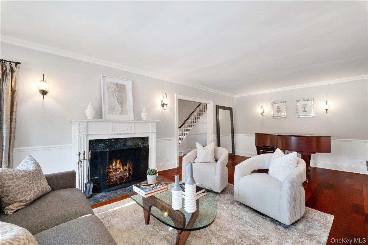 #3 photo, 27 Huntington Avenue, Scarsdale , NY 10583