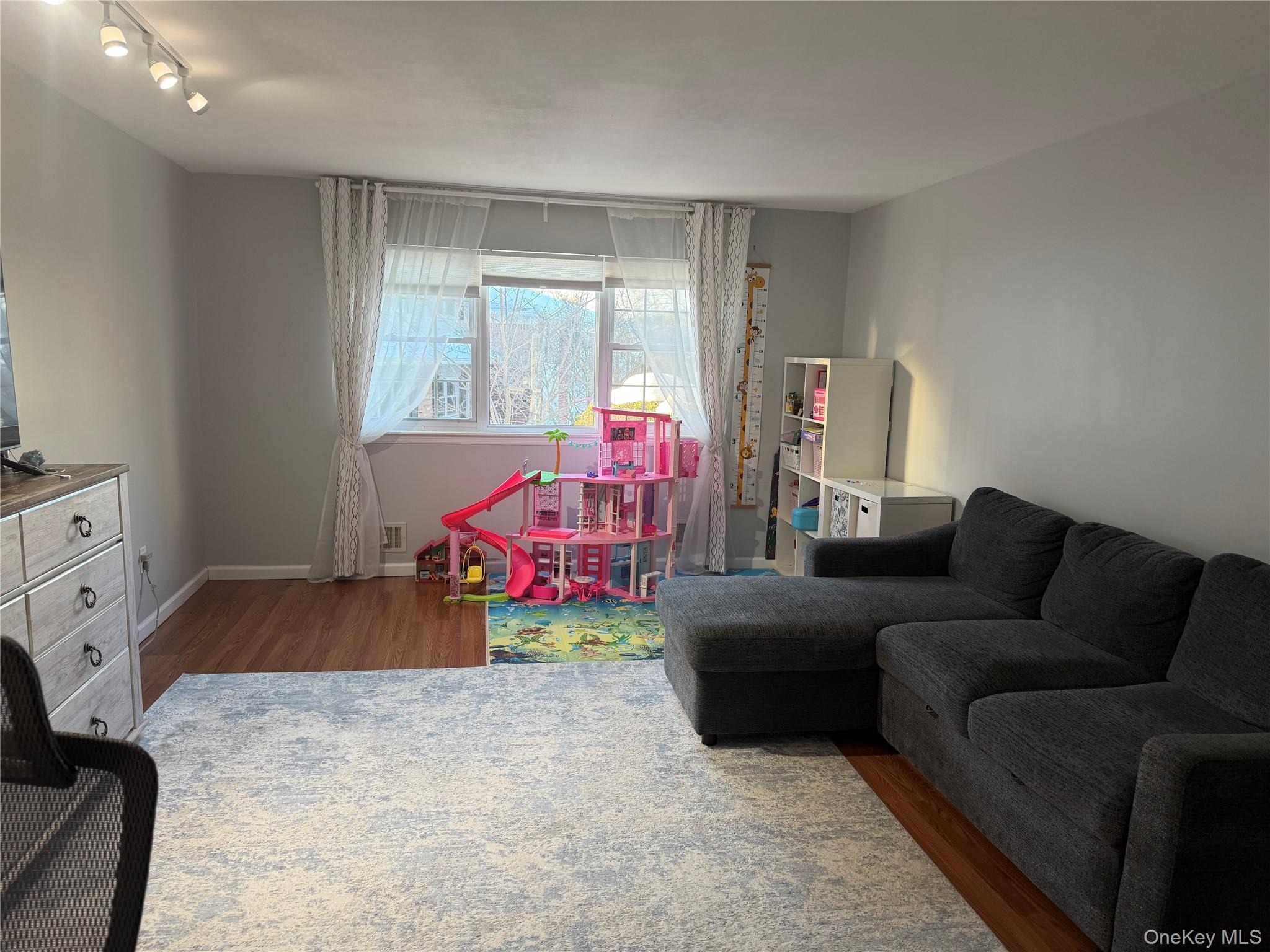 #5 photo, 68 Bon Aire Circle, Suffern , NY 10901