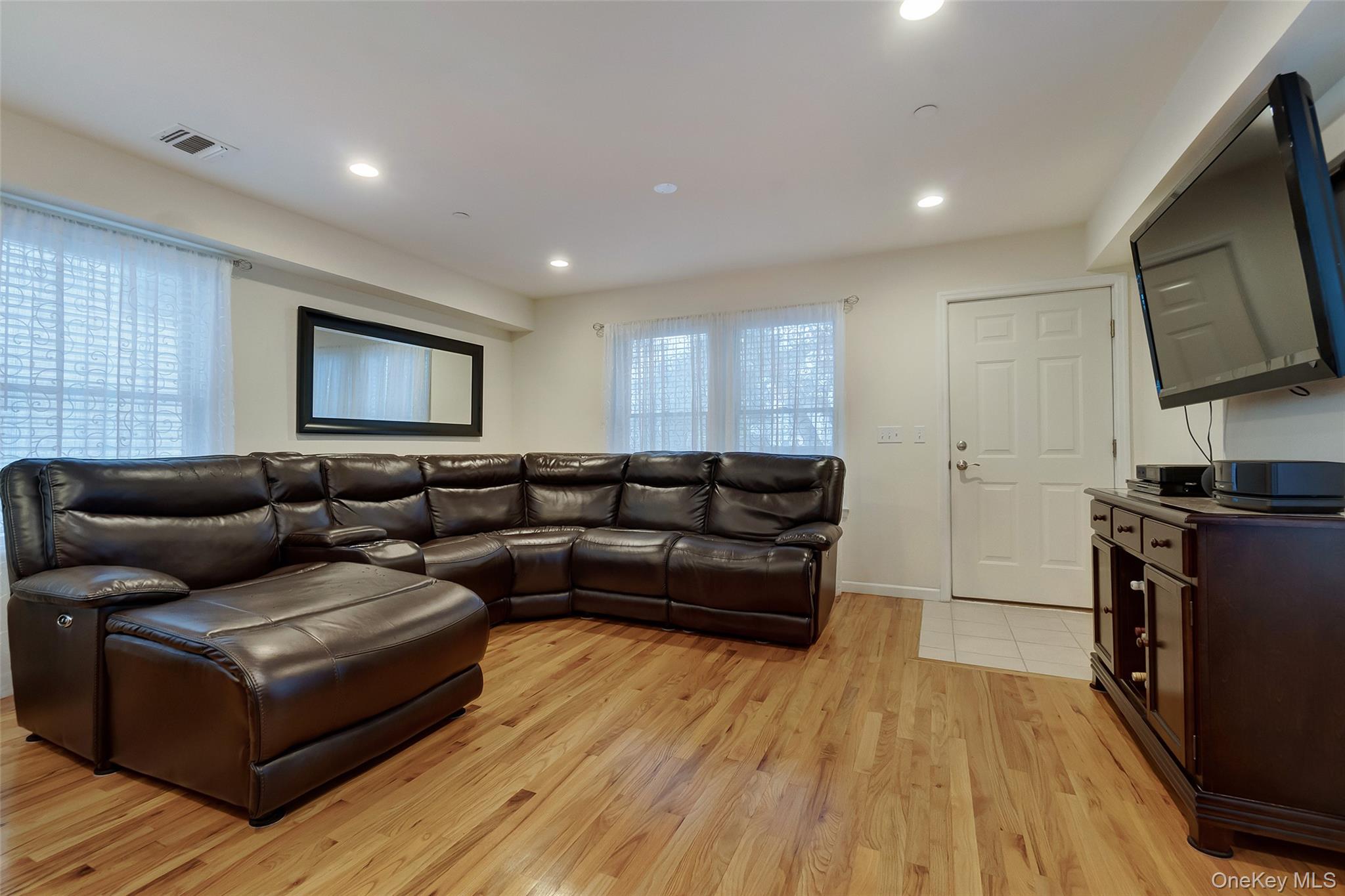 #4 photo, 32 Janet Lane, Куинс ‖ Breezy Point , NY 11697