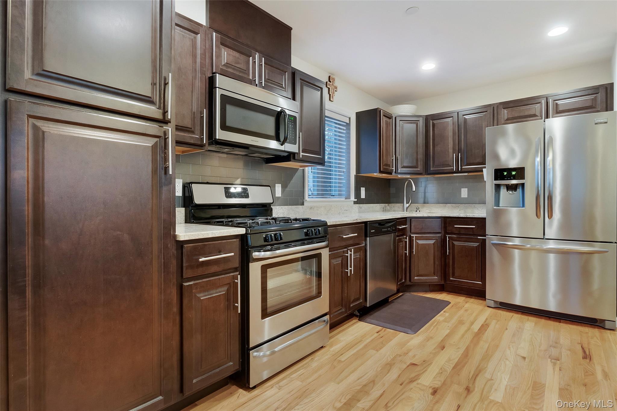 #6 photo, 32 Janet Lane, Куинс ‖ Breezy Point , NY 11697