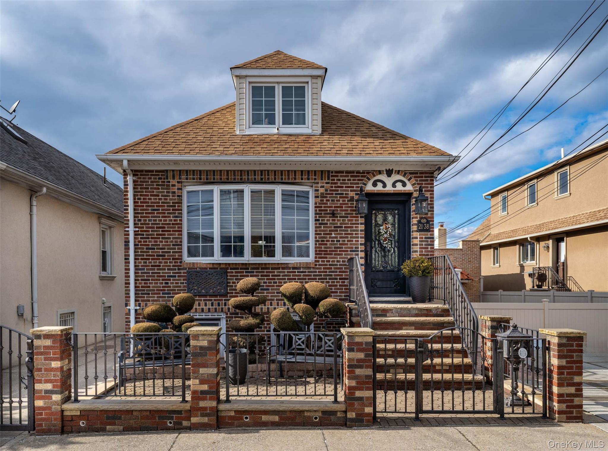 #1 photo, 21-38 49th Street, Куинс ‖ Astoria , NY 11105