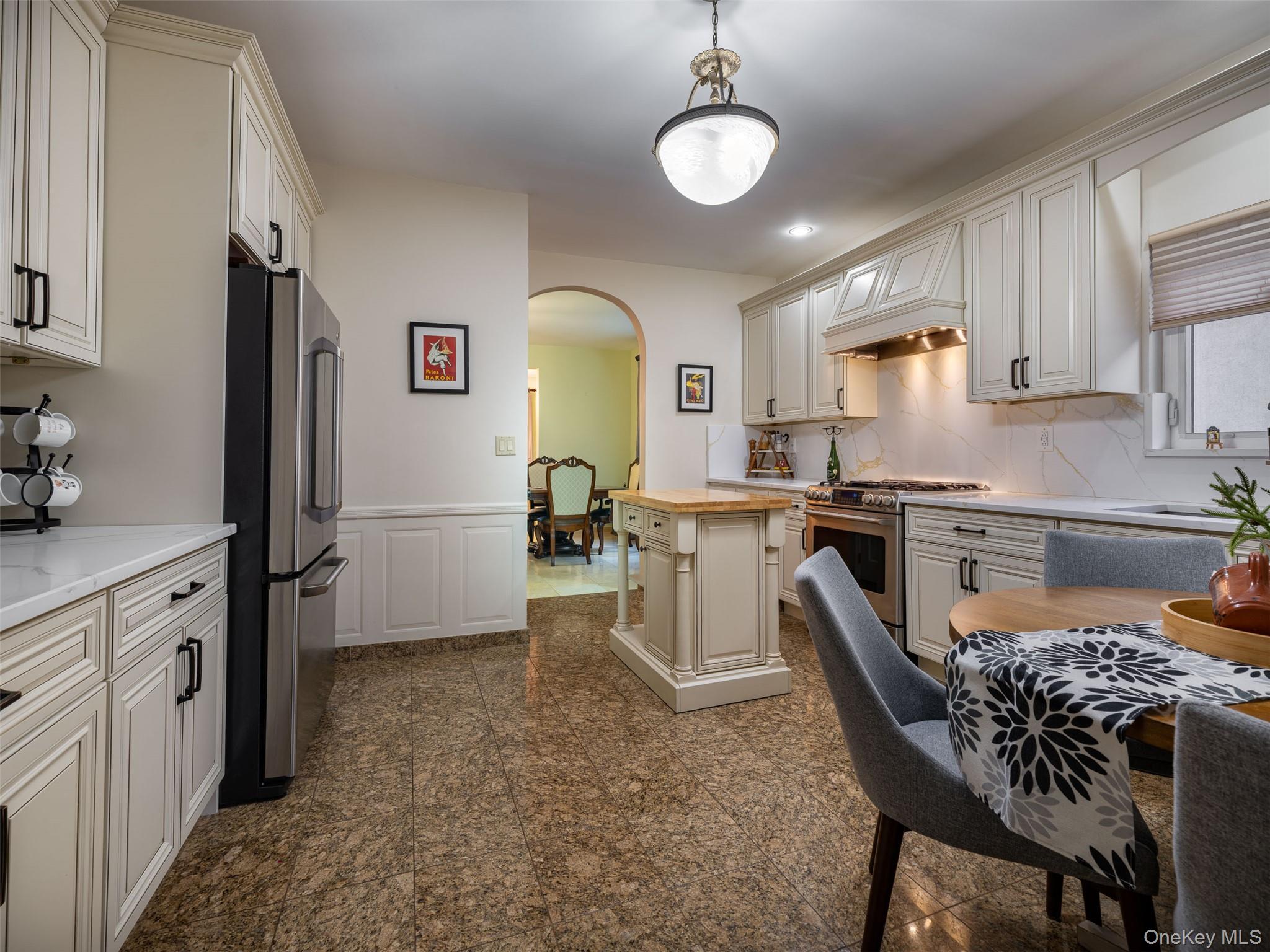 #7 photo, 21-38 49th Street, Куинс ‖ Astoria , NY 11105