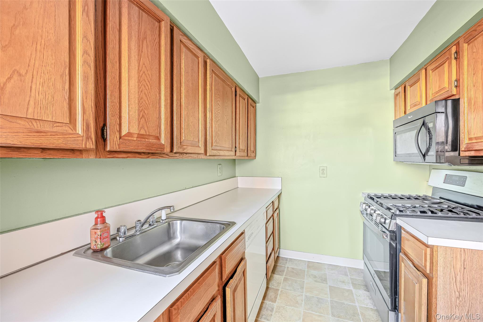 #8 photo, 124 South Park Ave, Нассау ‖ Rockville Centre , NY 11570