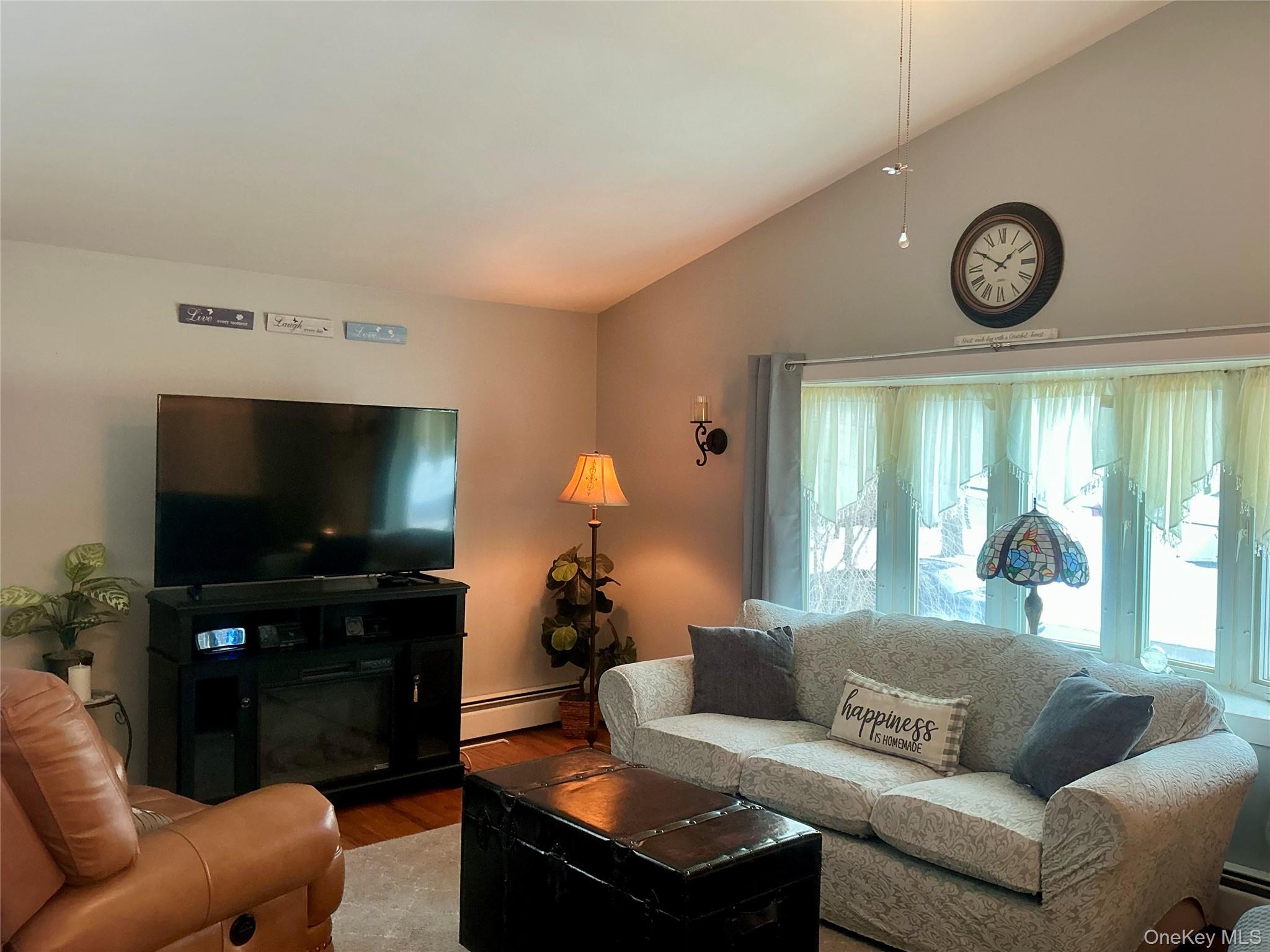 #4 photo, 606 Birch Hollow Drive, 롱 아일랜드 Shirley , NY 11967