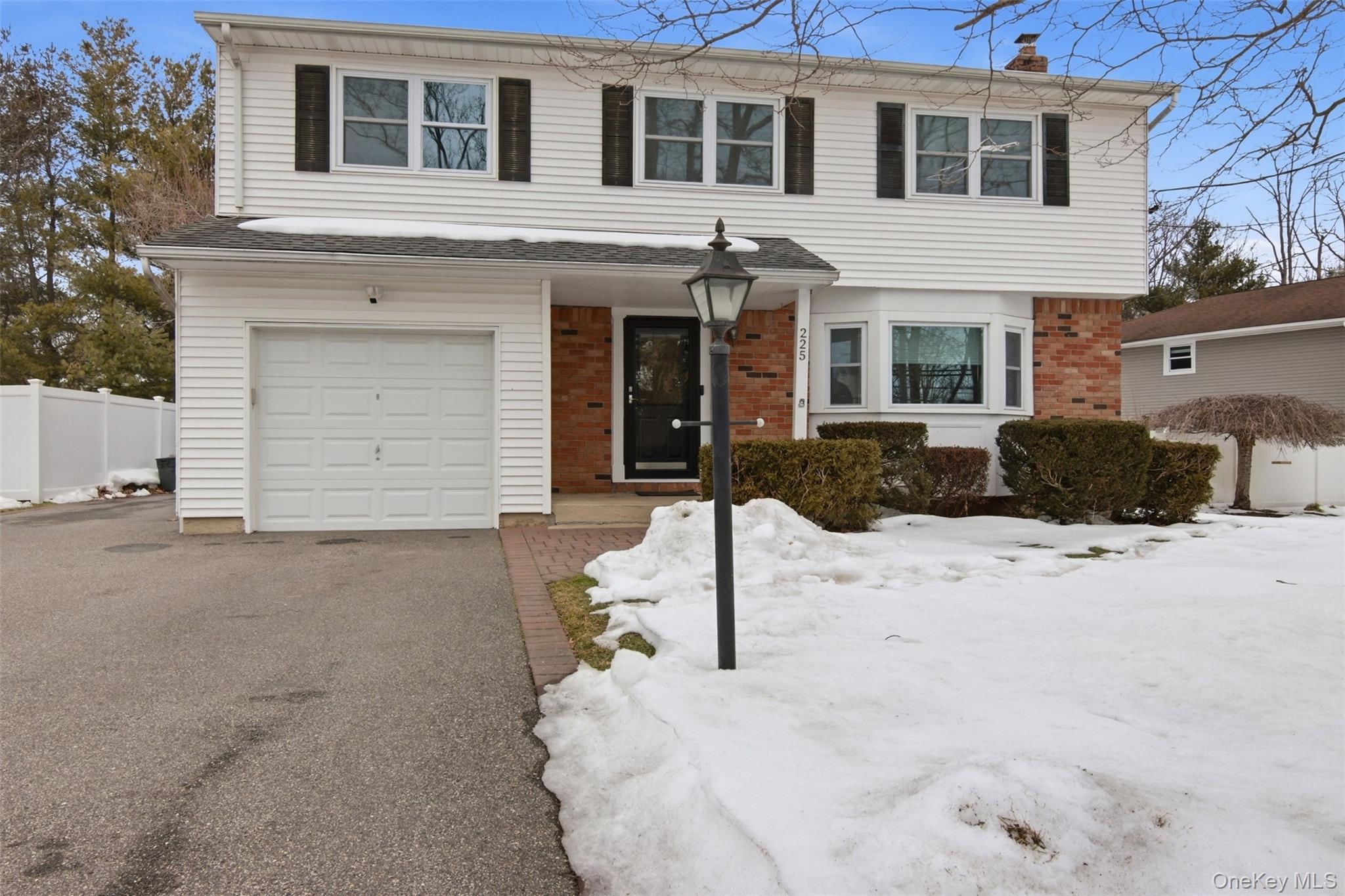 #2 photo, 225 Bellerose Avenue, 롱 아일랜드 East Northport , NY 11731