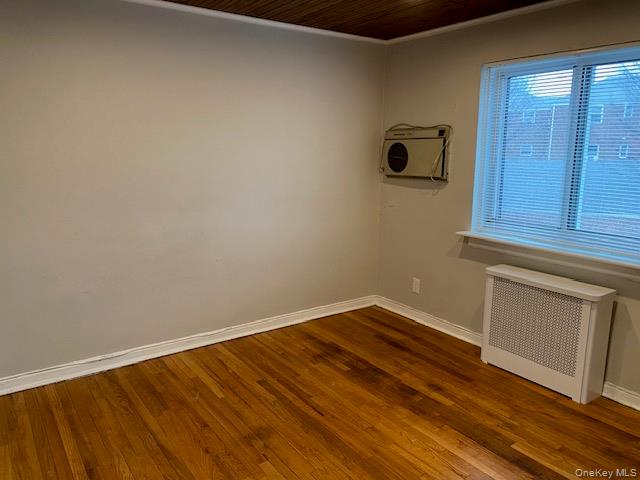 #11 photo, 72-31 Little Neck Parkway, Glen Oaks , NY 11004