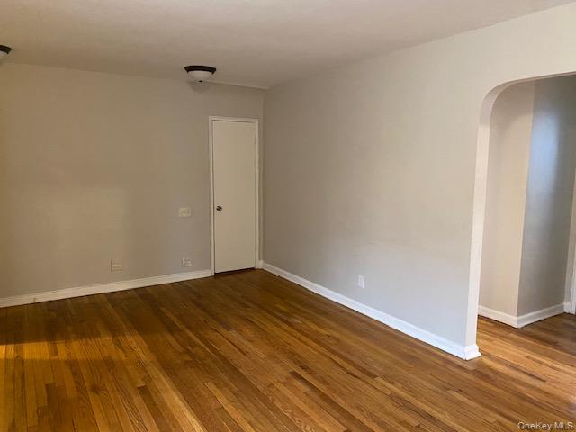 #4 photo, 72-31 Little Neck Parkway, Glen Oaks , NY 11004