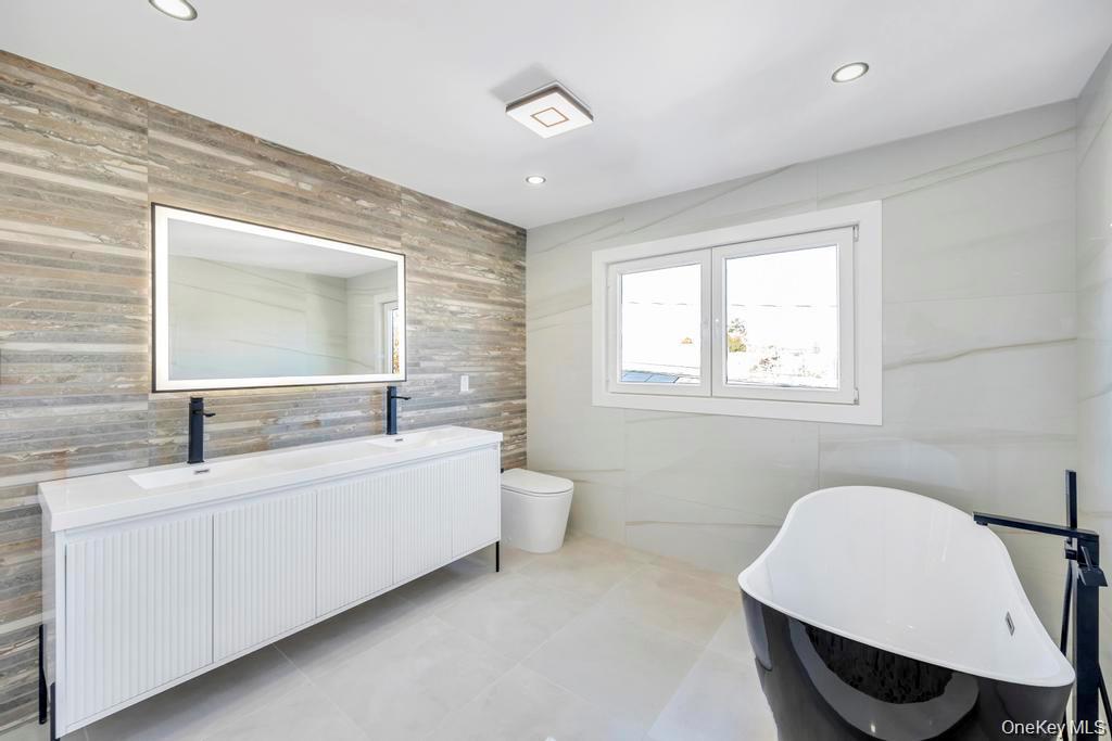 #10 photo, 143 Farmedge Road, Levittown , NY 11756