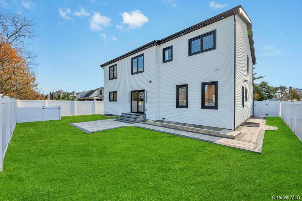 #13 photo, 143 Farmedge Road, Levittown , NY 11756