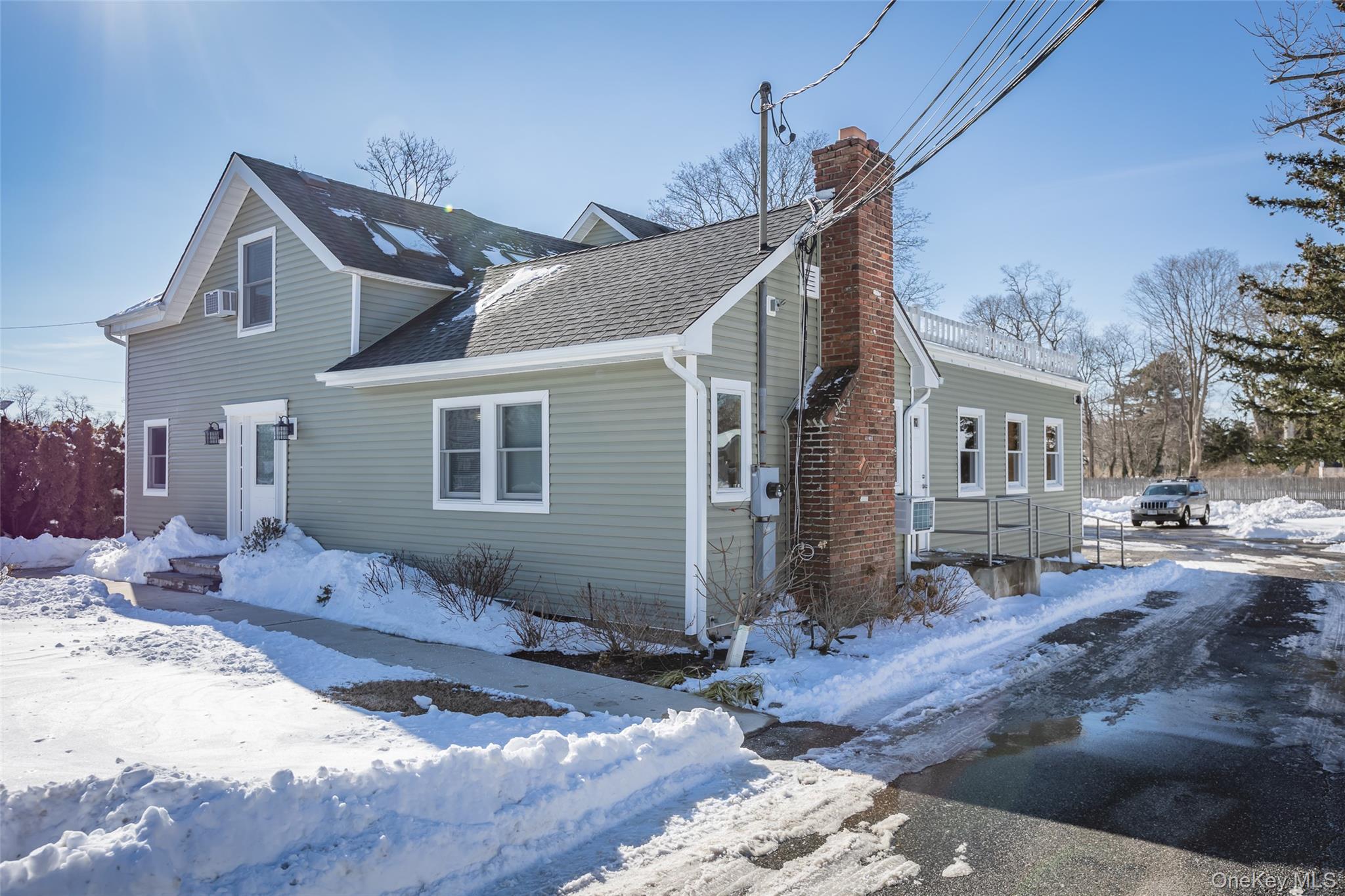 #12 photo, 128 Carleton Avenue, East Islip , NY 11730