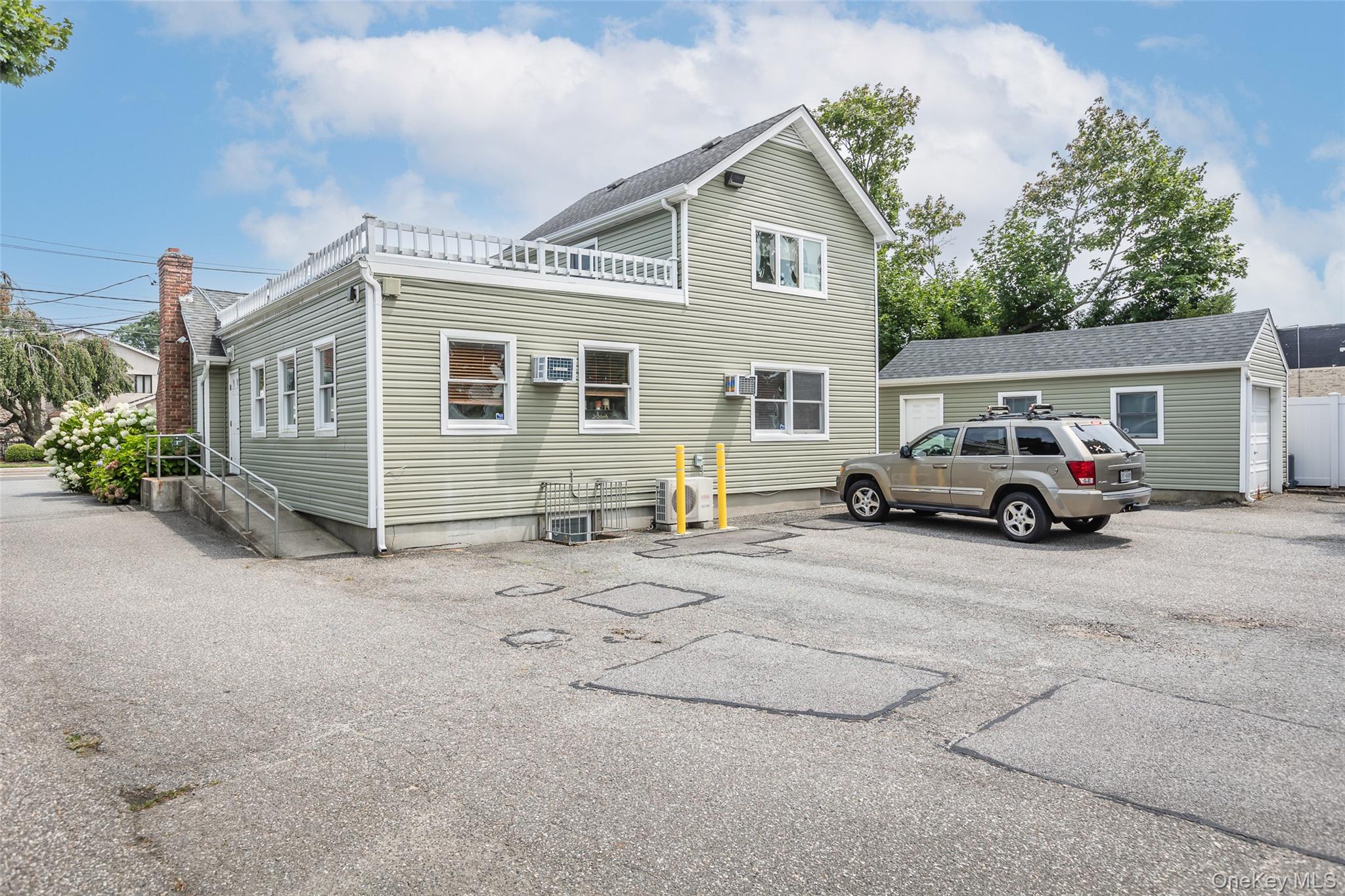 #13 photo, 128 Carleton Avenue, East Islip , NY 11730