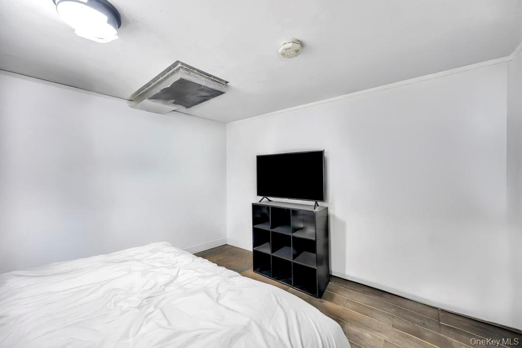 #17 photo, 13 Crystal Street, Нассау ‖ Elmont , NY 11003