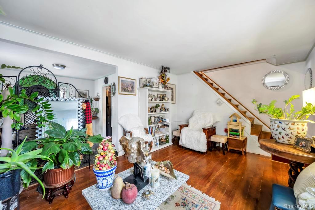 #9 photo, 13 Crystal Street, Нассау ‖ Elmont , NY 11003