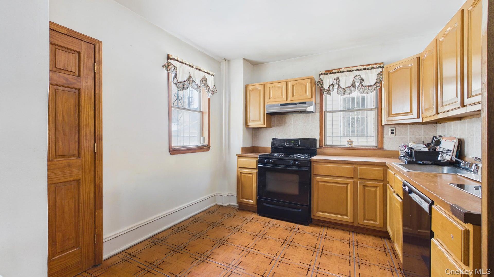 #19 photo, 4711 88th Street, Куинс ‖ Elmhurst , NY 11373