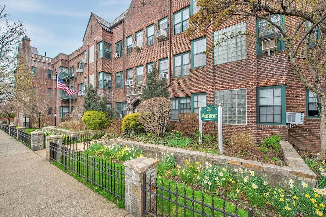 #1 photo, 94-11 69th Avenue, Forest Hills , NY 11375