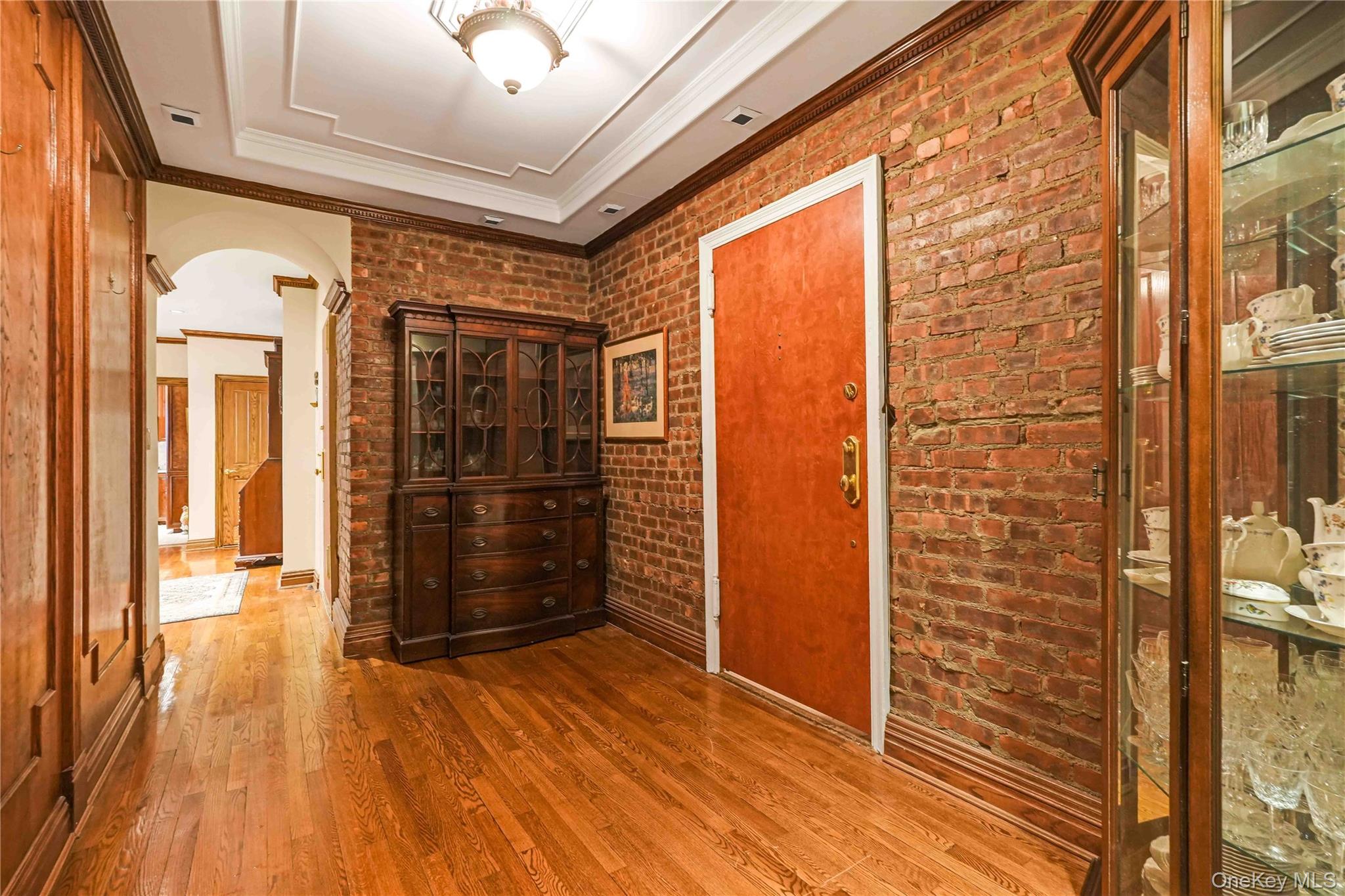 #12 photo, 94-11 69th Avenue, Forest Hills , NY 11375