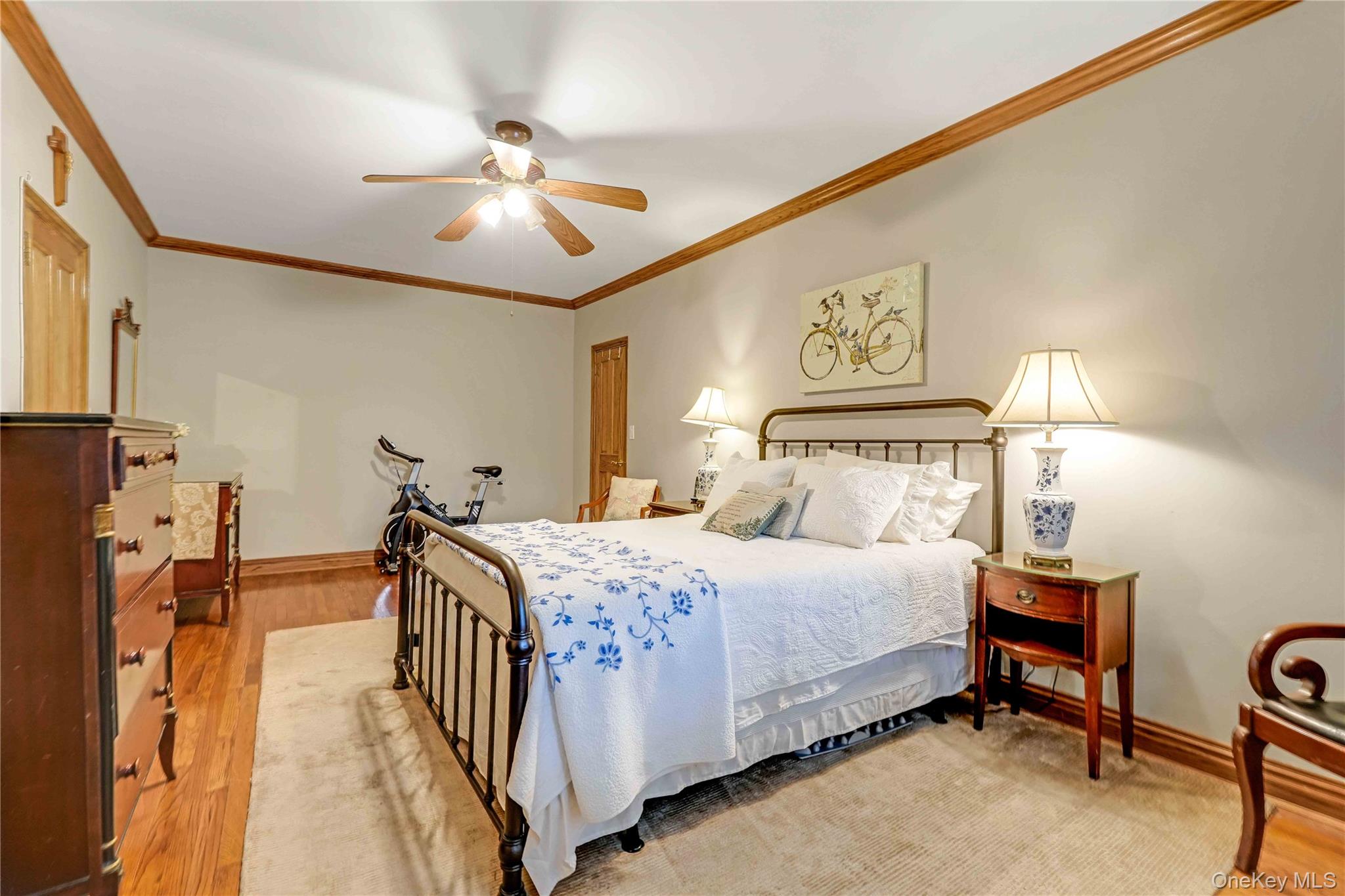 #13 photo, 94-11 69th Avenue, Forest Hills , NY 11375