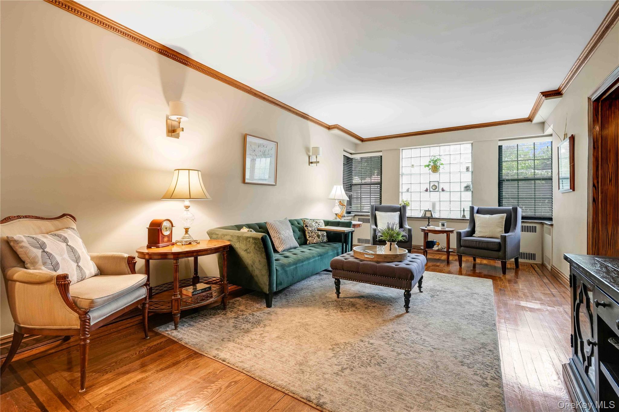 #5 photo, 94-11 69th Avenue, Forest Hills , NY 11375