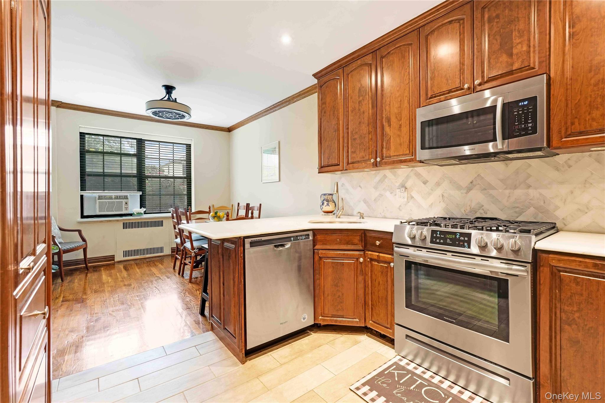 #6 photo, 94-11 69th Avenue, Forest Hills , NY 11375