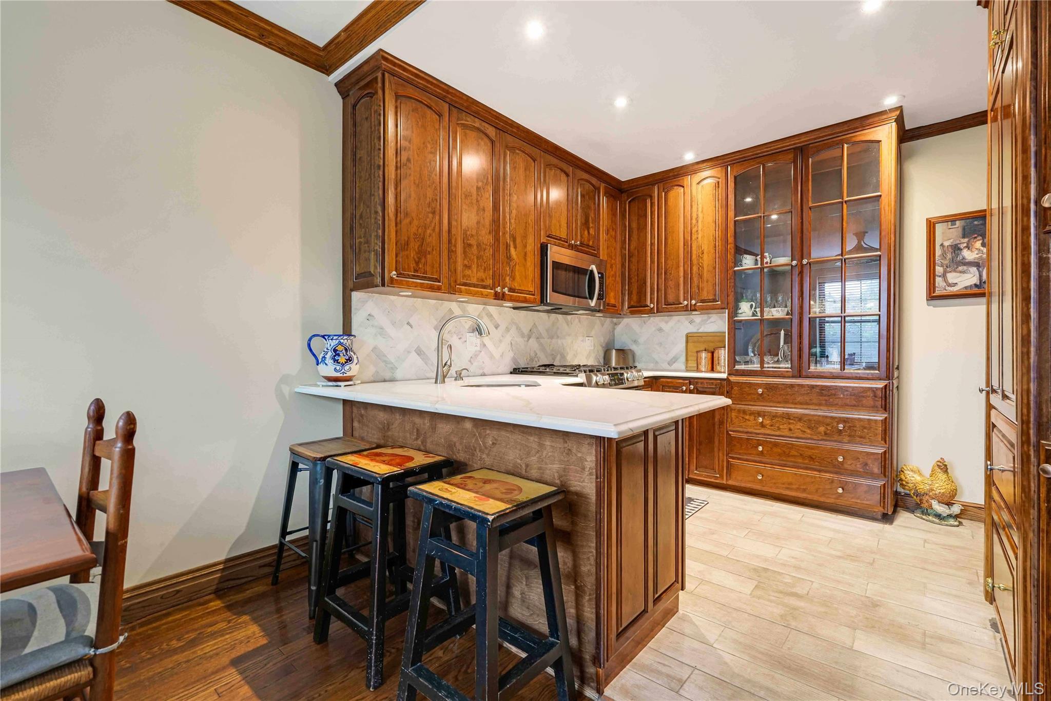 #7 photo, 94-11 69th Avenue, Forest Hills , NY 11375