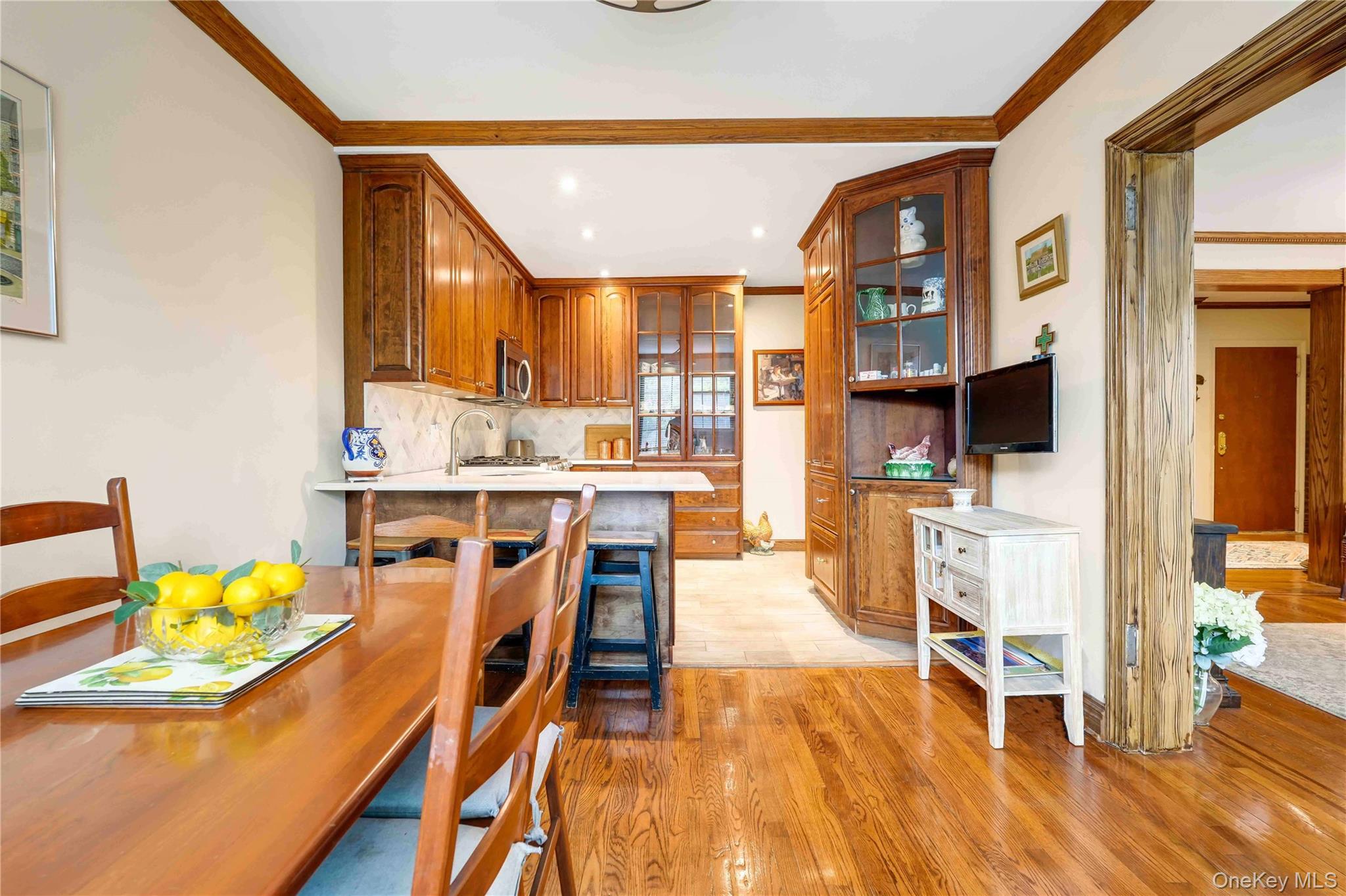 #9 photo, 94-11 69th Avenue, Forest Hills , NY 11375