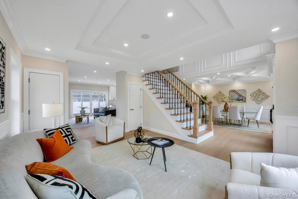 #11 photo, 148 Meridian Road, מחוז נסאו Levittown , NY 11756