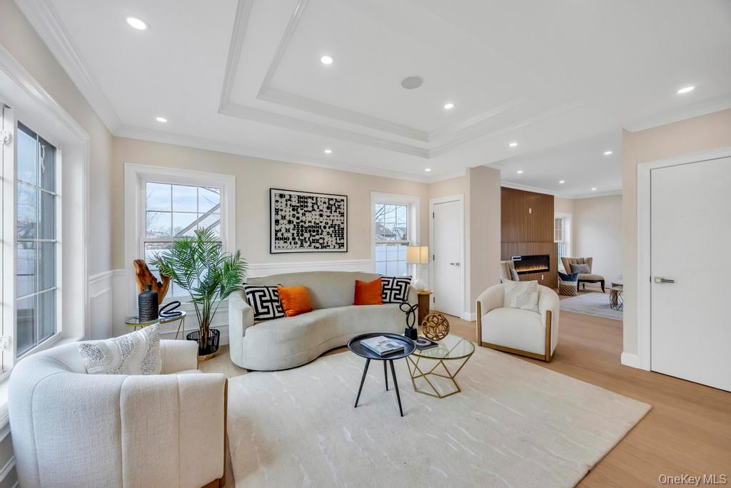 #12 photo, 148 Meridian Road, מחוז נסאו Levittown , NY 11756