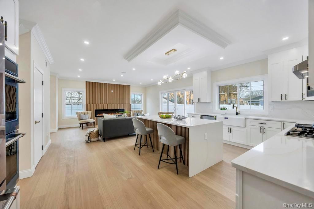 #4 photo, 148 Meridian Road, מחוז נסאו Levittown , NY 11756