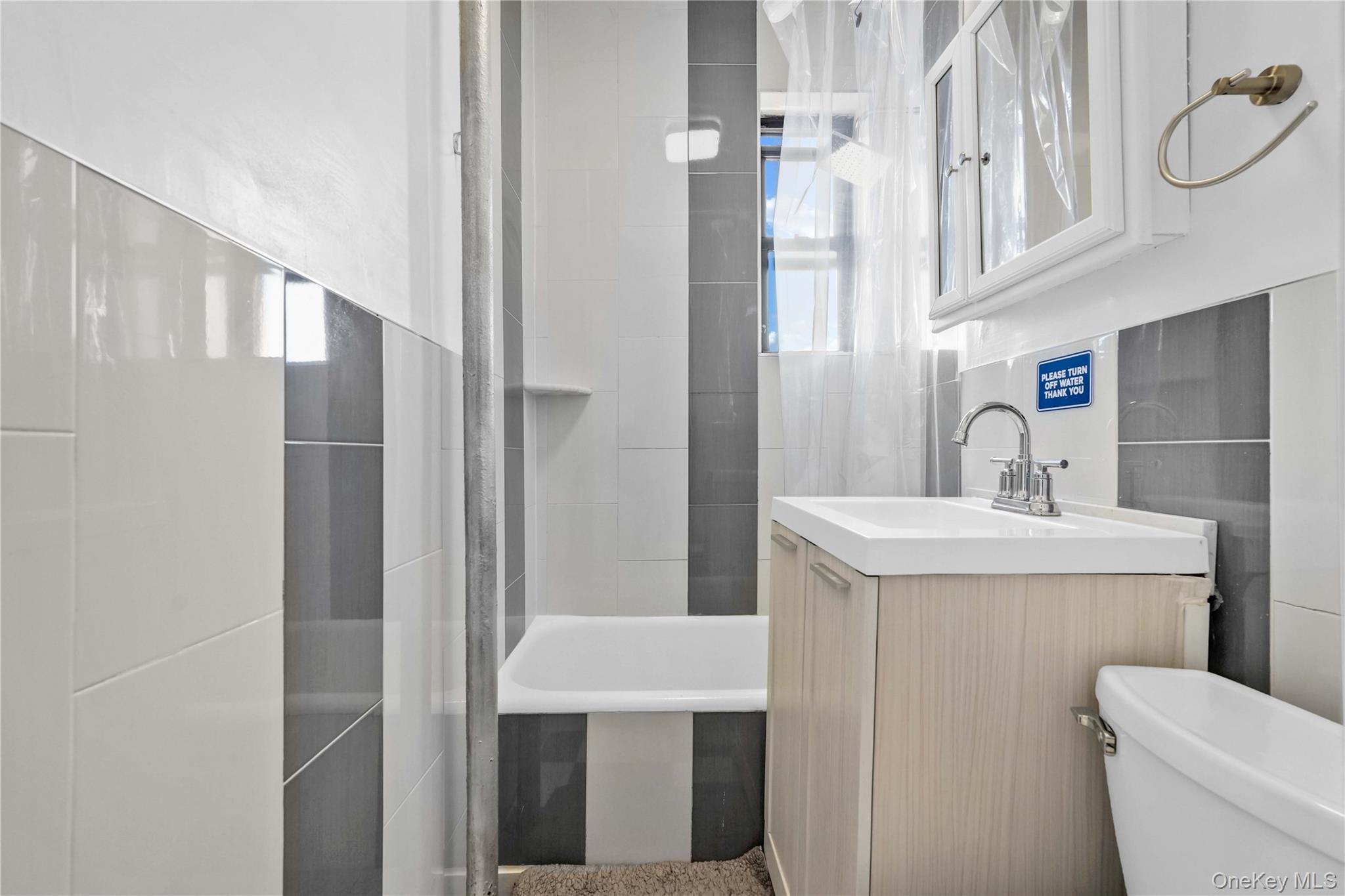 #10 photo, 21-78 35th Street, Astoria , NY 11103