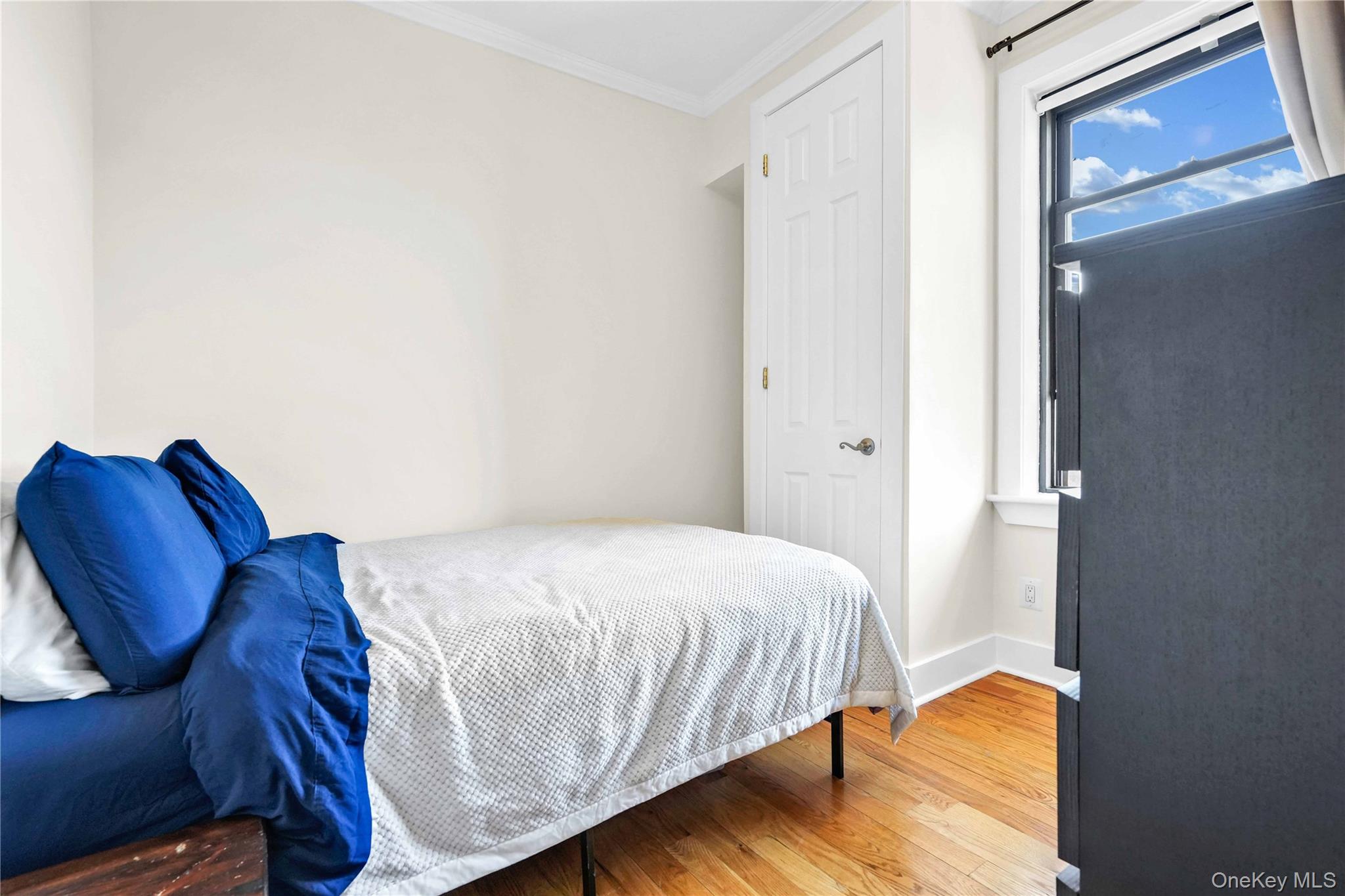 #11 photo, 21-78 35th Street, Astoria , NY 11103