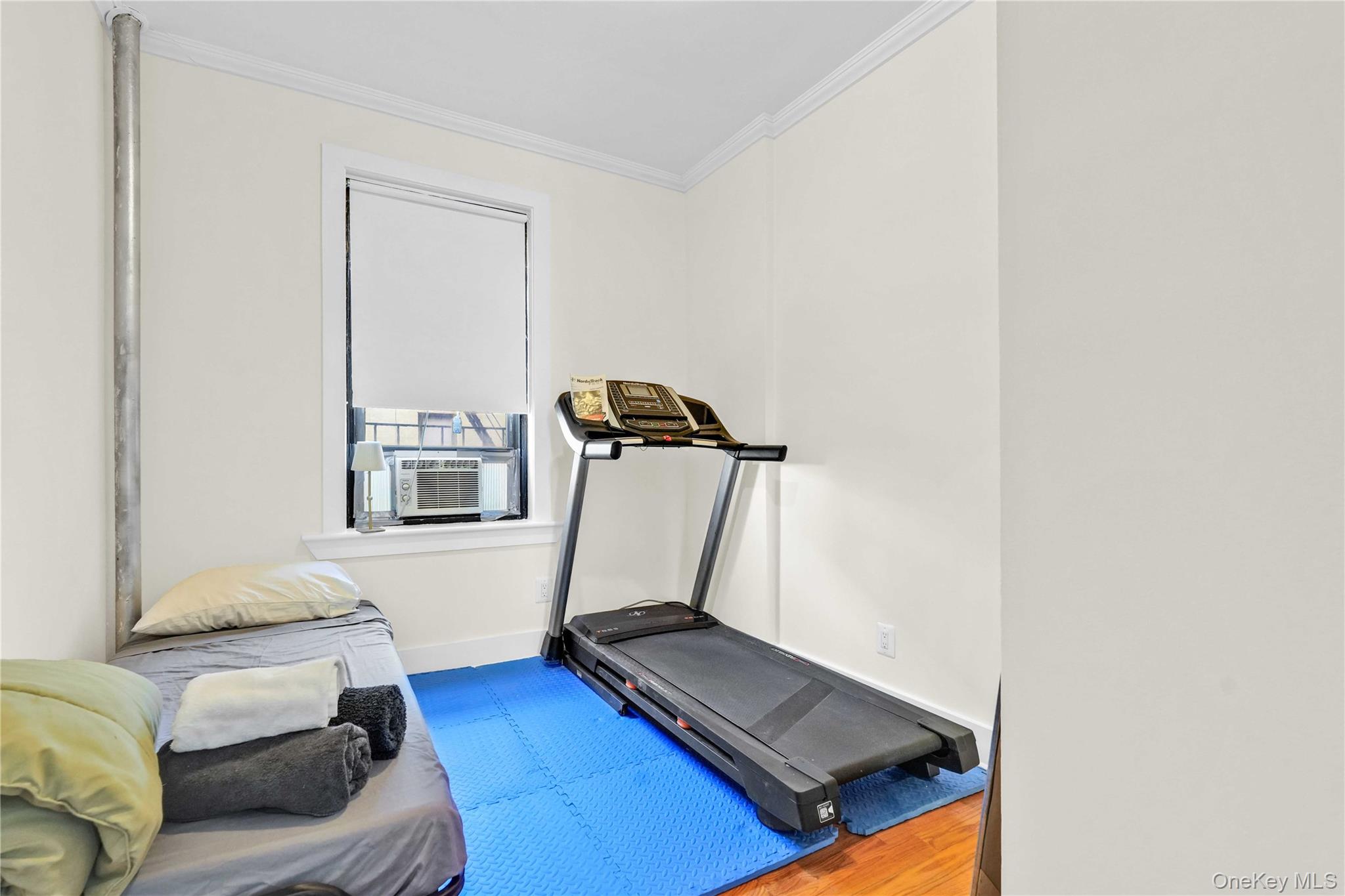 #13 photo, 21-78 35th Street, Astoria , NY 11103