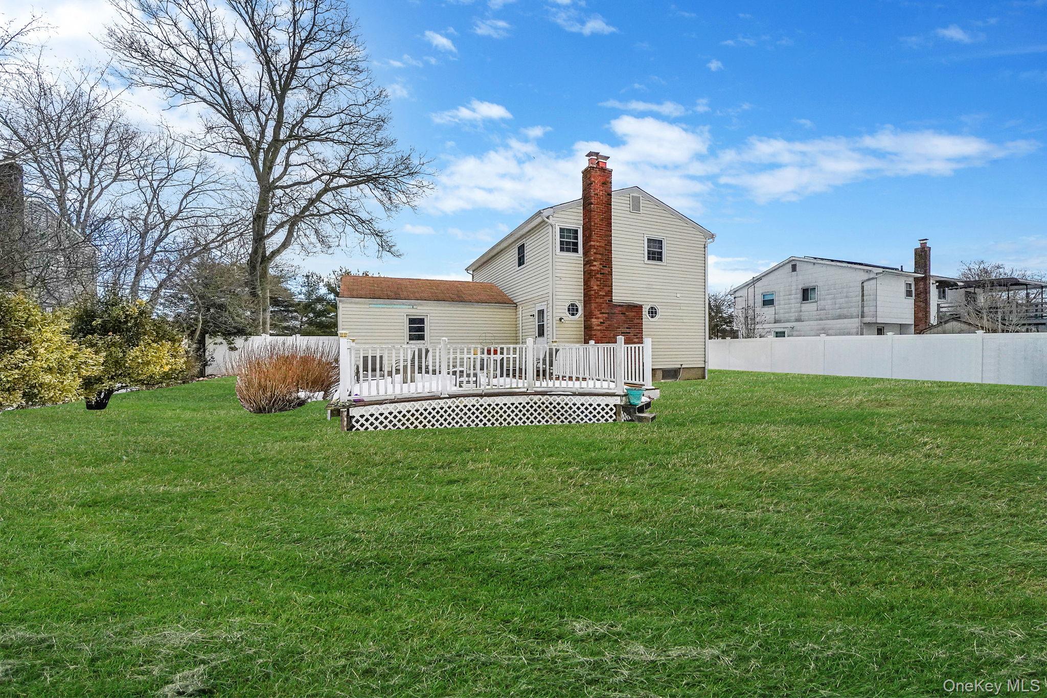 #16 photo, 38 Pamlico Avenue, Ronkonkoma , NY 11779