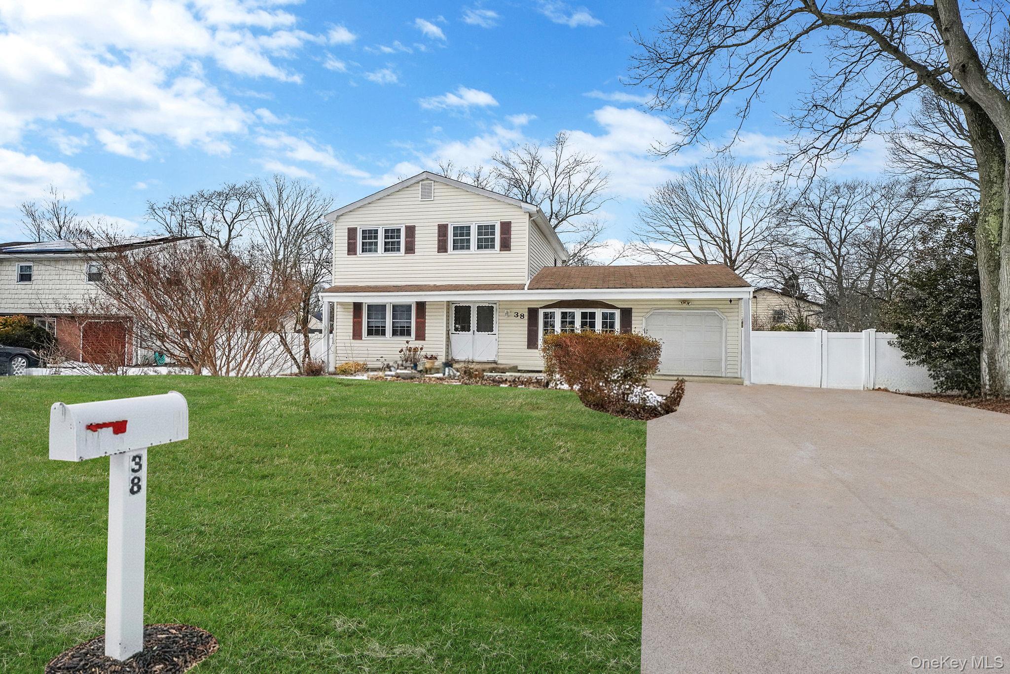 #2 photo, 38 Pamlico Avenue, Ronkonkoma , NY 11779