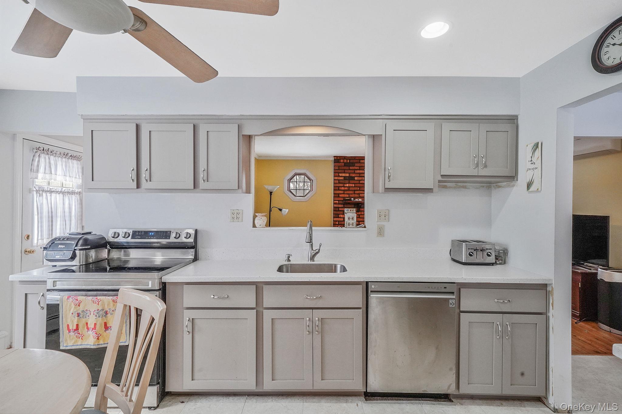 #4 photo, 38 Pamlico Avenue, Ronkonkoma , NY 11779