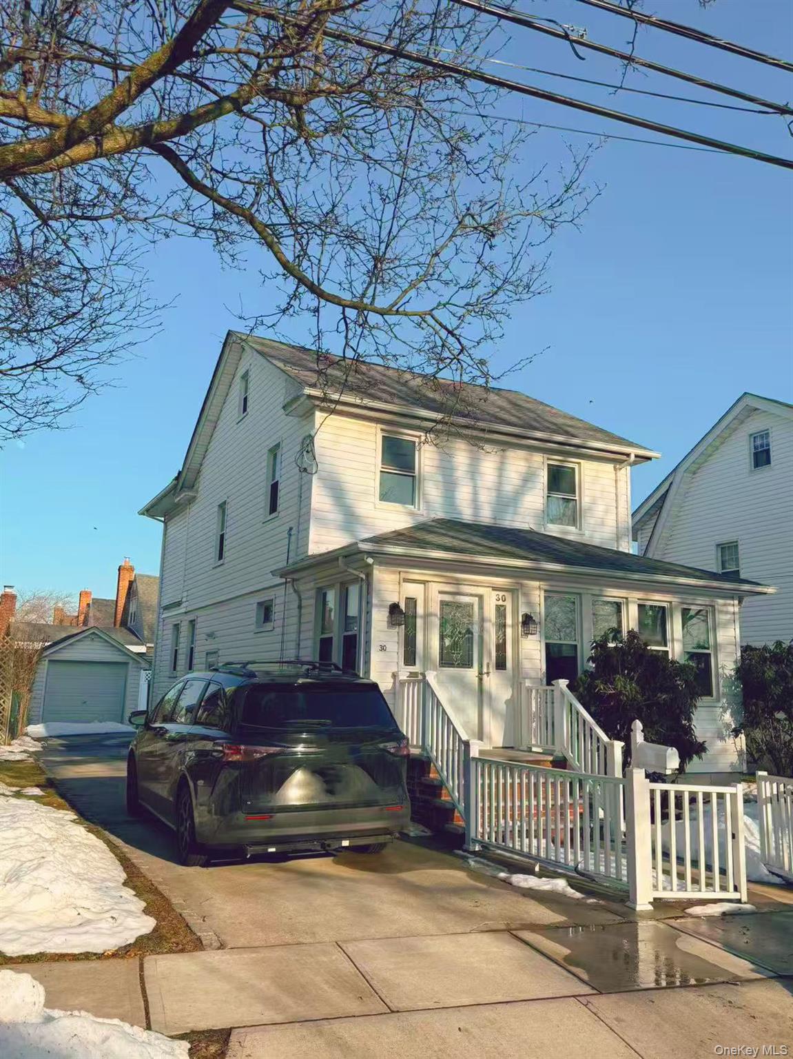 #1 photo, 30 Herkomer Street, מחוז נסאו New Hyde Park , NY 11040