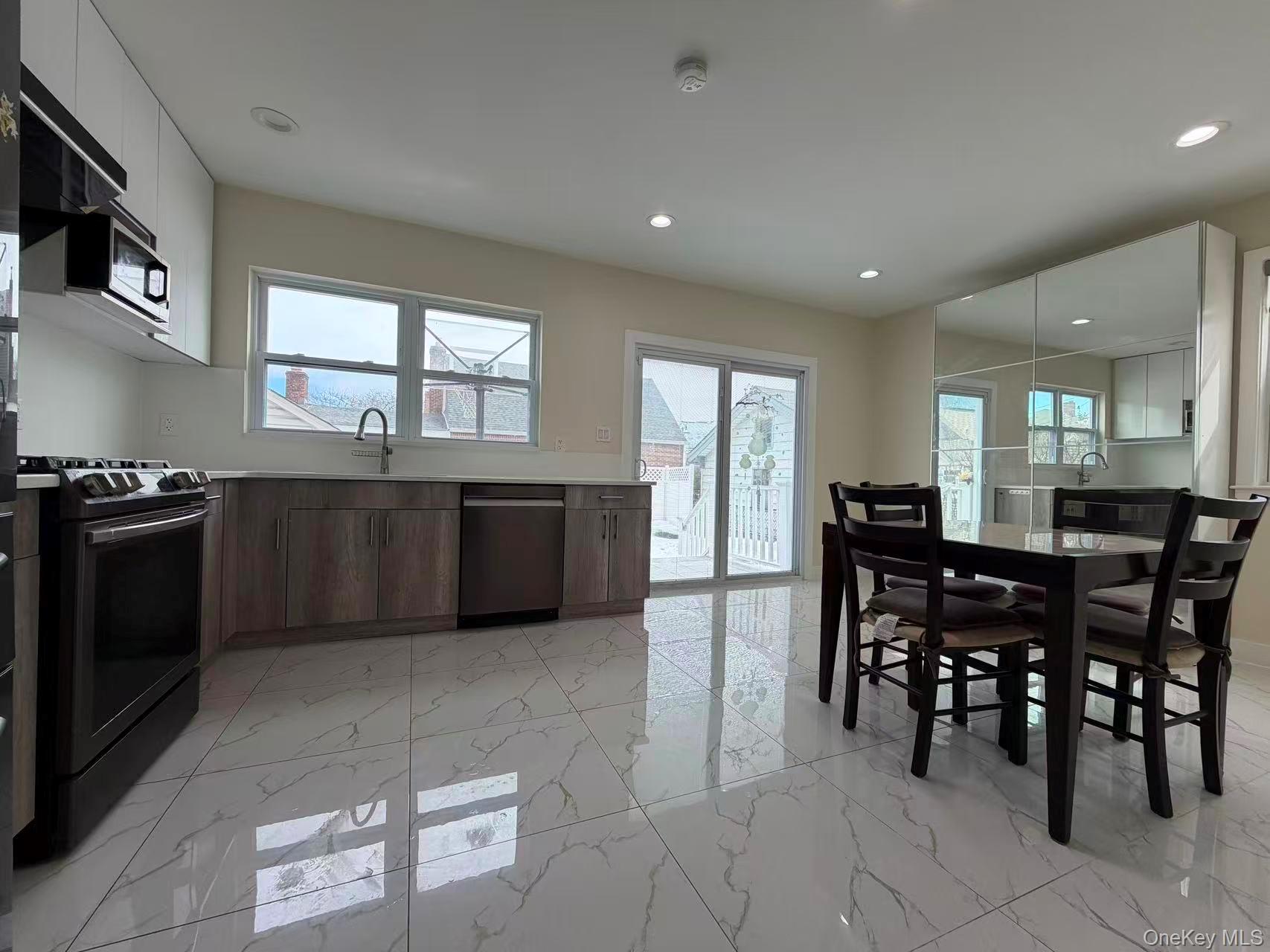 #10 photo, 30 Herkomer Street, New Hyde Park , NY 11040