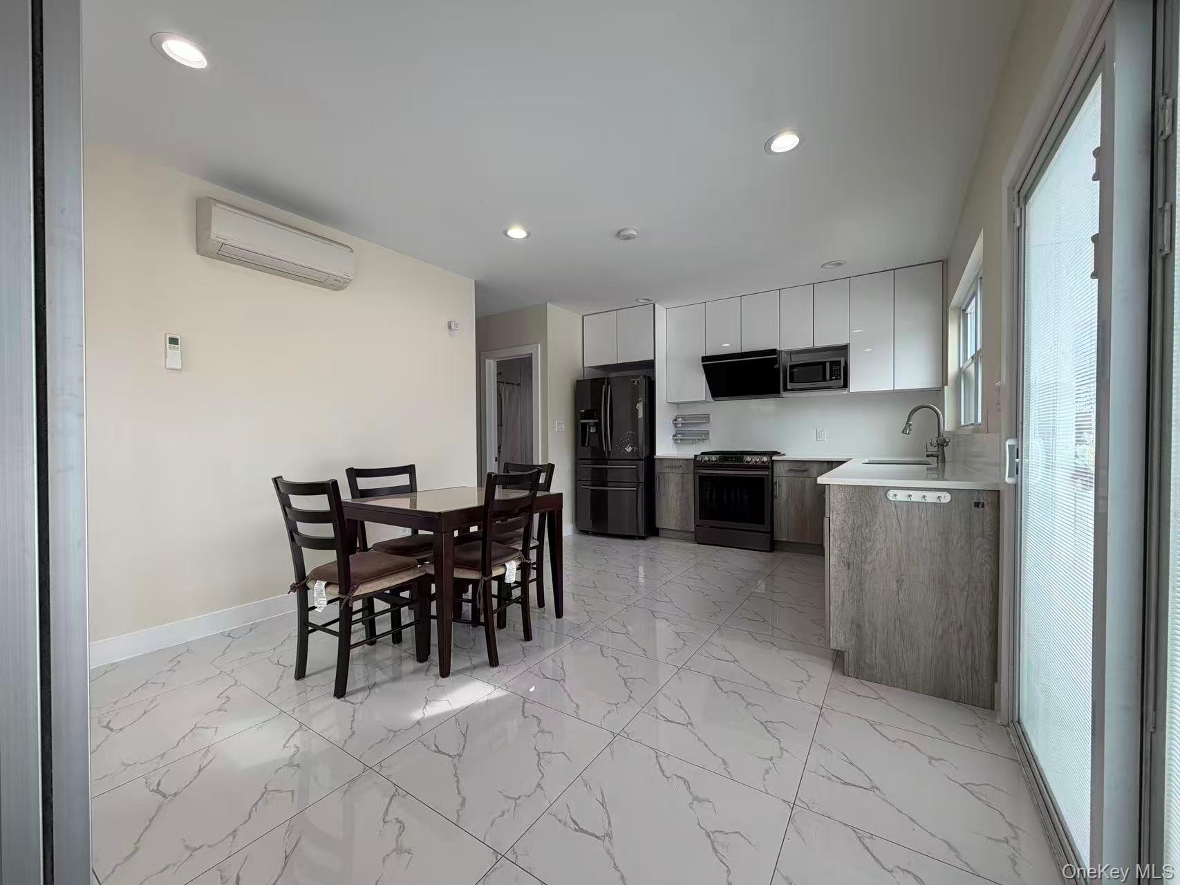 #11 photo, 30 Herkomer Street, New Hyde Park , NY 11040