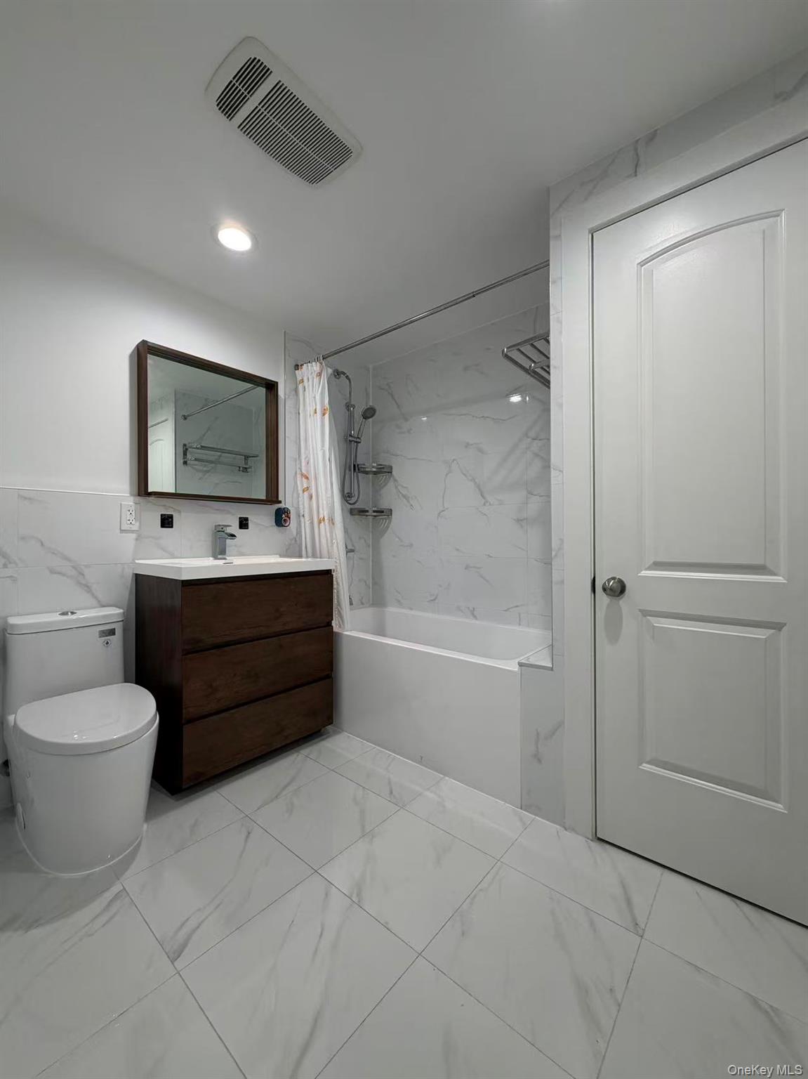 #19 photo, 30 Herkomer Street, New Hyde Park , NY 11040