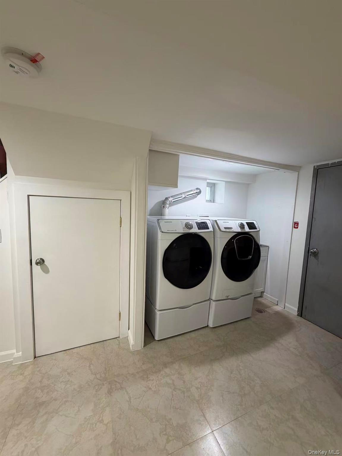 #20 photo, 30 Herkomer Street, New Hyde Park , NY 11040