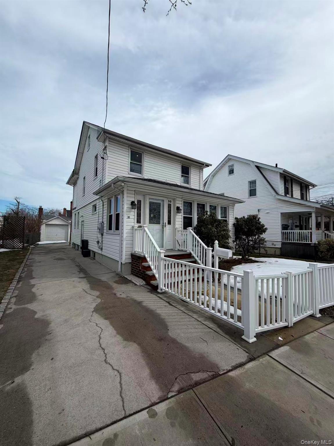 #3 photo, 30 Herkomer Street, New Hyde Park , NY 11040