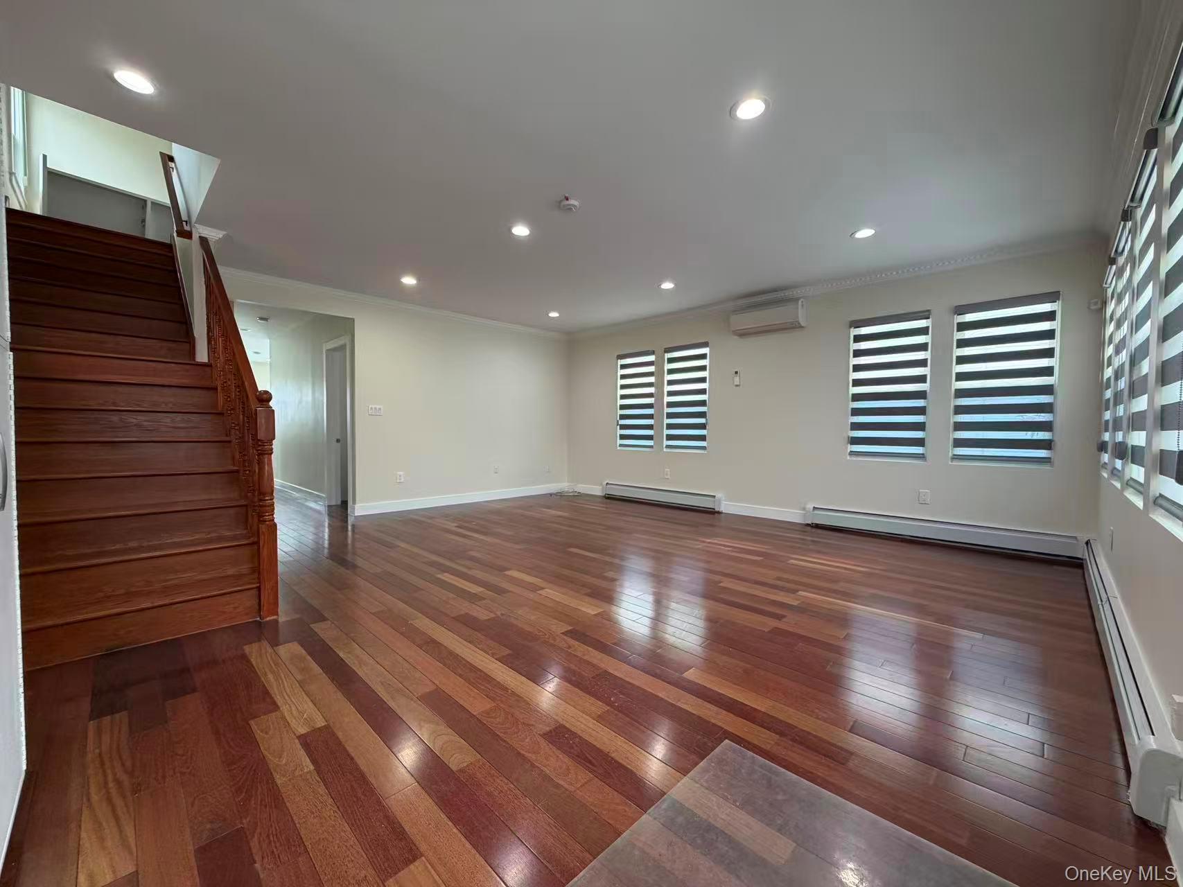 #4 photo, 30 Herkomer Street, New Hyde Park , NY 11040