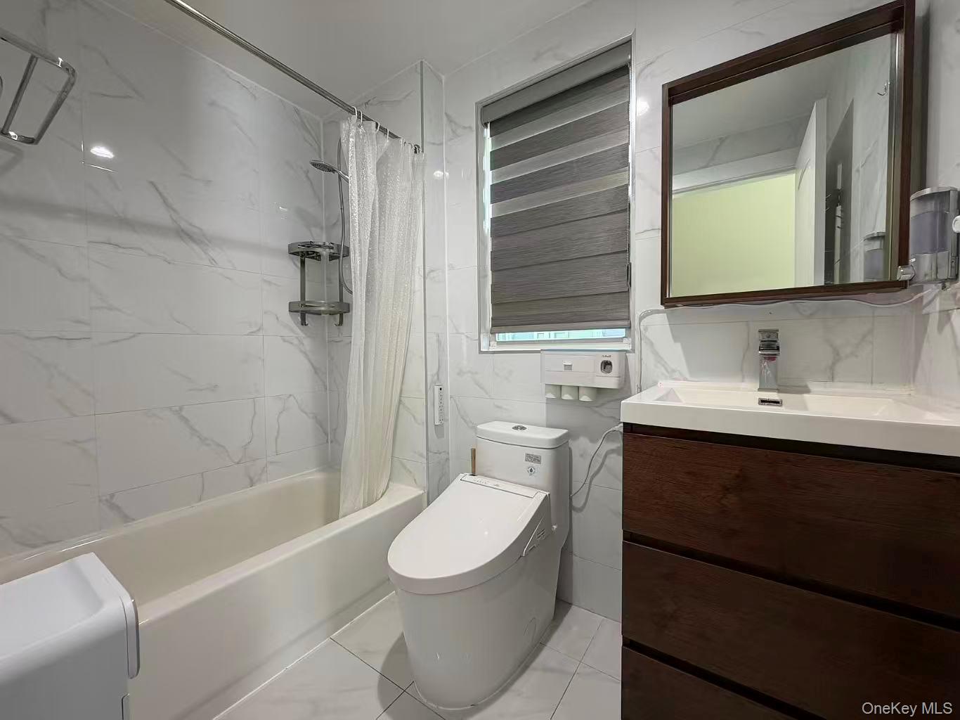 #9 photo, 30 Herkomer Street, New Hyde Park , NY 11040