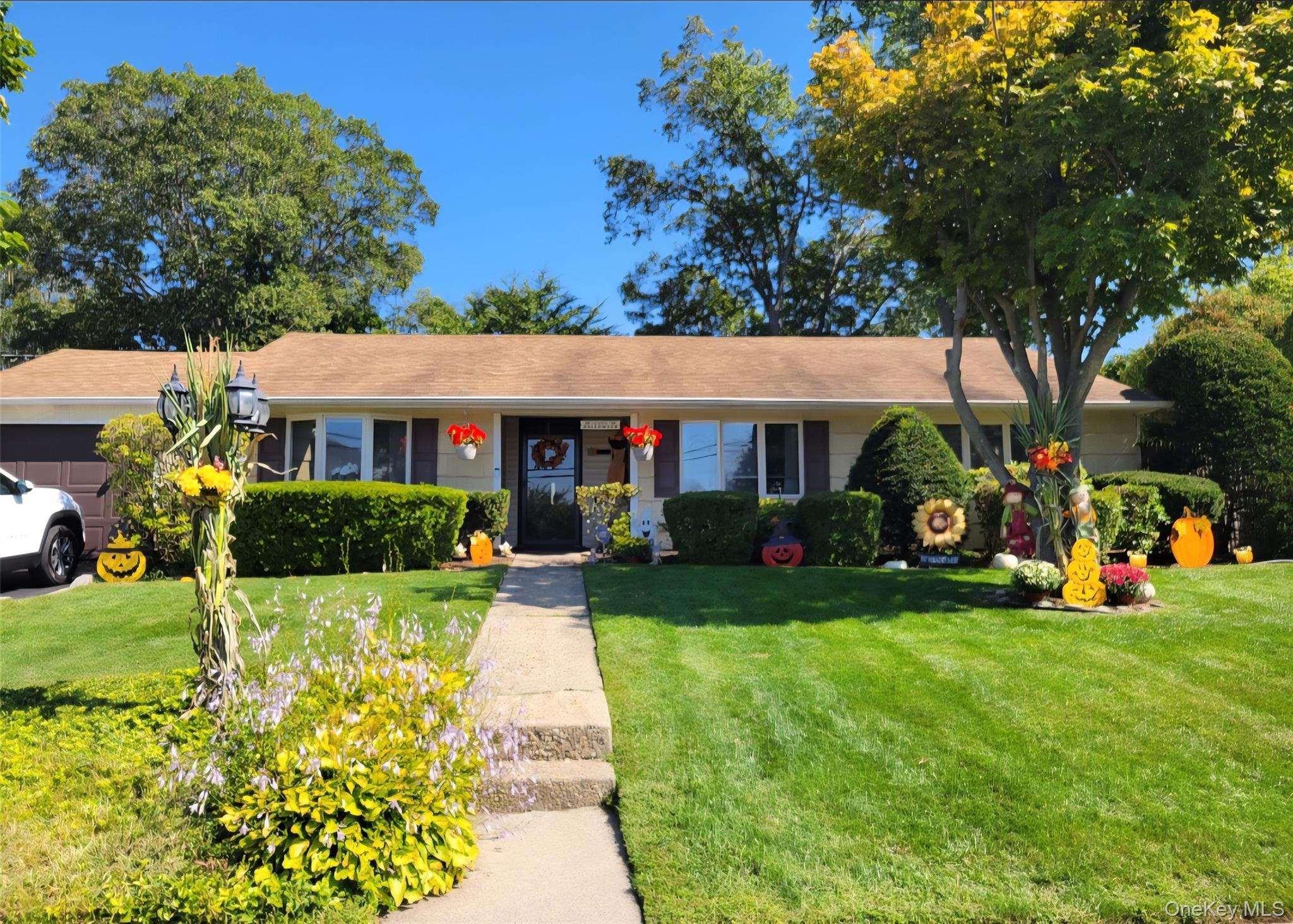 #1 photo, 59 Holiday Park Drive, 롱 아일랜드 Centereach , NY 11720