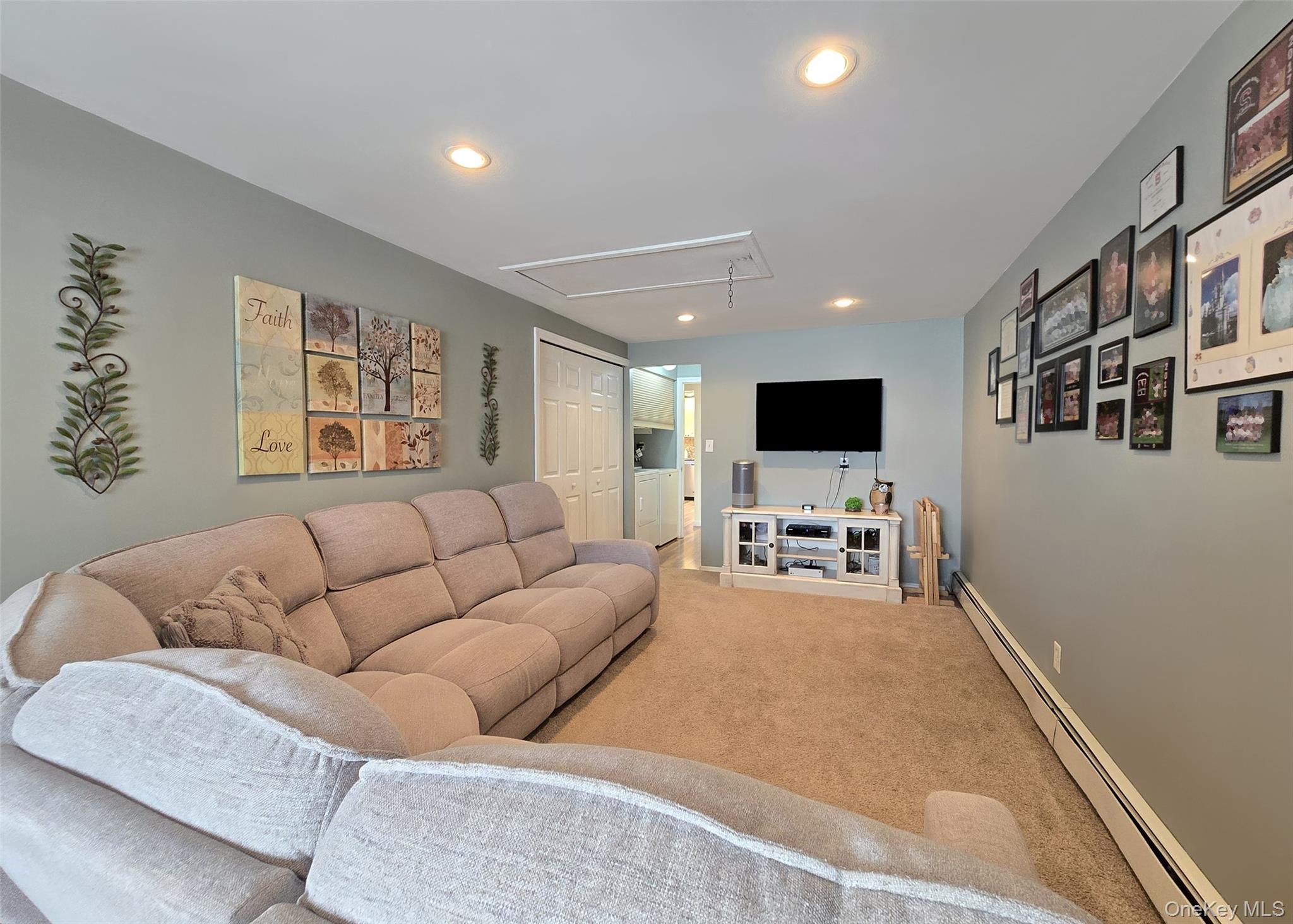 #12 photo, 59 Holiday Park Drive, 롱 아일랜드 Centereach , NY 11720